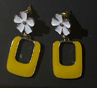 Geometrical Petal Earrings