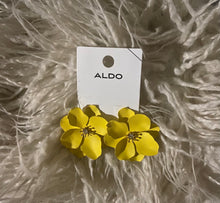 Load image into Gallery viewer, Trendy Fashionable Flower Earrings
